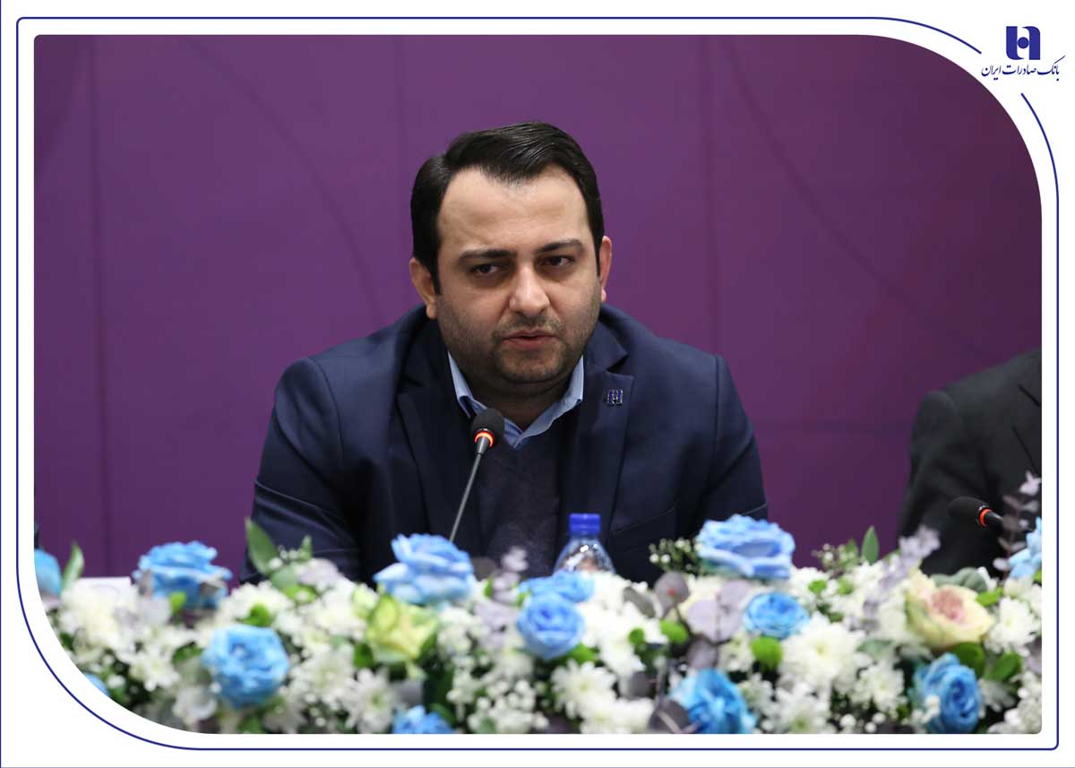 نخستین هم‌اندیشی بانک صادرات ایران با فعالان صنعت پتروشیمی برگزار شد/ محسن سیفی: بانک صادرات ایران به‌دنبال تعامل راهبردی و پایدار با صنعت پتروشیمی است